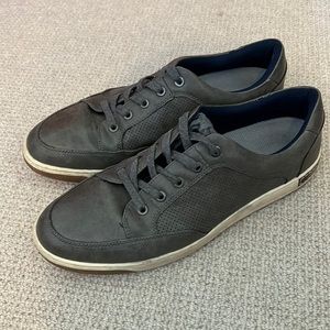 Gray leather shoes